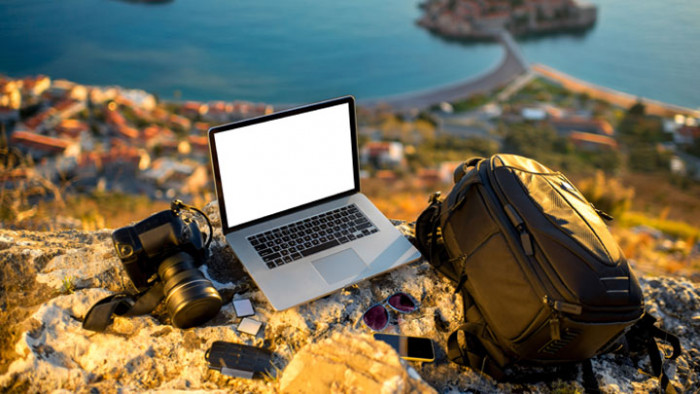 7 of The Most Important Voyage Items Every Travel Bloggers Should Pack