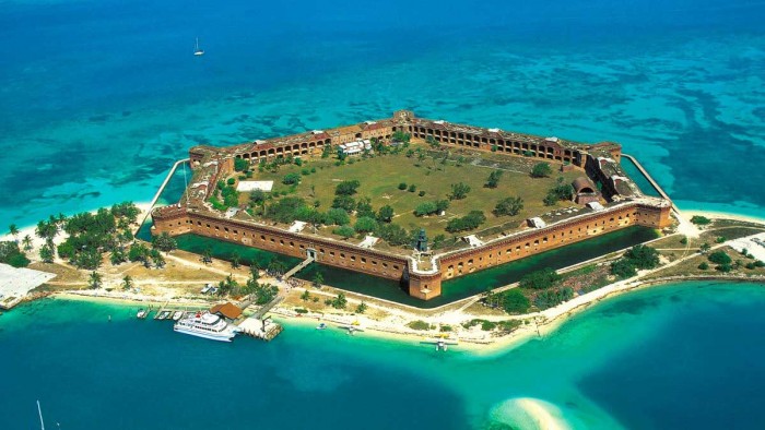 Dry Tortugas - These Remote Islands Are A Lover’s Paradise