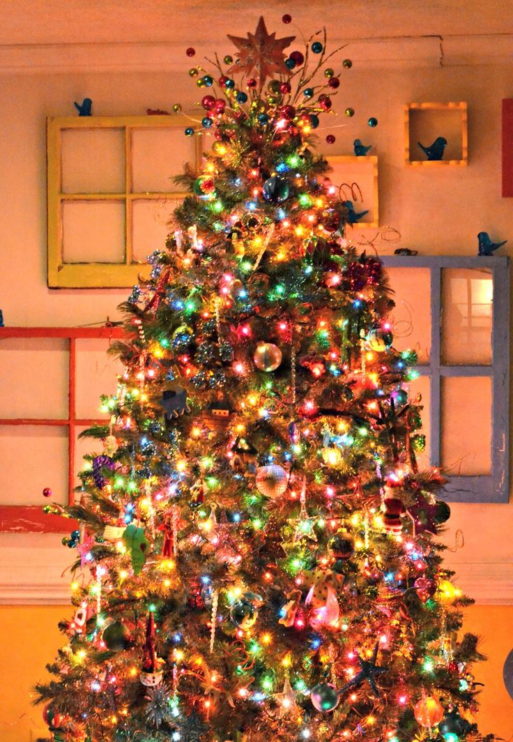 10 Christmas Tree Decorating Ideas You Must Use This Year